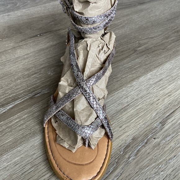 Born BOC Strappy Gladiator Wedge Zip-Up Sandal Women Sz 10 Gold Silver Snakeskin - Picture 2 of 11
